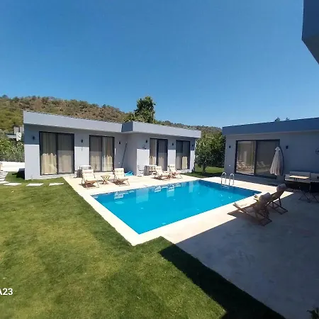 فيلة Teamhouse فتحية